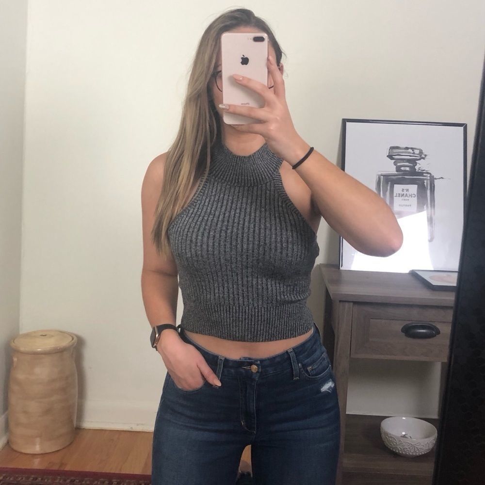 Debut High Neck Ribbed Crop Top - Picture 4 of 4